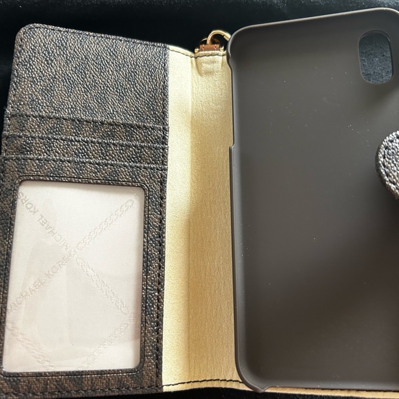 Michael Kors Phone Case Wallet - Picture 3 of 3